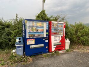 八代市水島町にある万葉の里公園の自販機