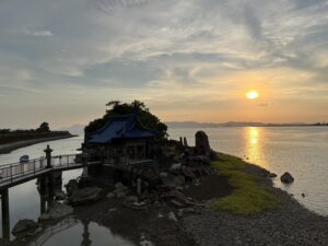 八代市水島町にある万葉の里公園そばの龍神社